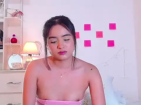 Snapshot of naissha- chatting on February 22, 2025, 9:37 pm naissha- online show from February 22, 2025, 9:37 pm