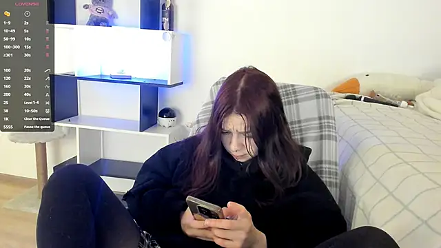 crystal lilith online show from March 18, 2025, 8:04 pm