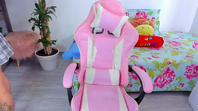 Snapshot of Sofi_Martinezz0 chatting on October 4, 2025, 2:48 pm Sofi Martinezz0 online show from October 4, 2025, 2:48 pm