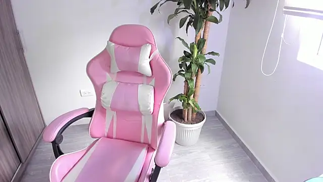 Snapshot of Sofi_Martinezz0 chatting on October 22, 2025, 3:34 pm Sofi Martinezz0 online show from October 22, 2025, 3:34 pm