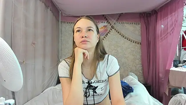 leila bambi  online show from April 9, 2026, 9:53 pm