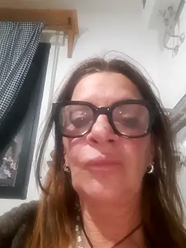 gildamilf online show from April 10, 2026, 9:30 pm