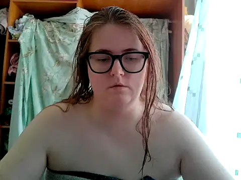 DesireMelissa online show from June 16, 2026, 7:33 am