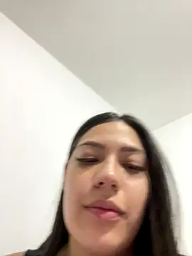 Latina vanessa online show from December 4, 2025, 2:21 am