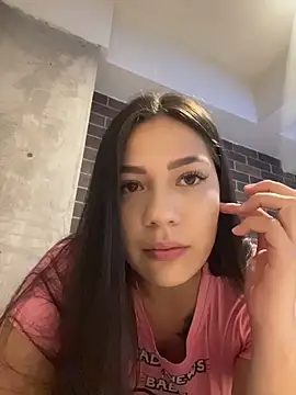 Snapshot of Latina_vanessa chatting on May 12, 2026, 11:13 pm Latina vanessa online show from May 12, 2026, 11:13 pm