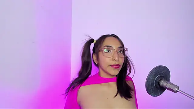 Leticia brownn1 online show from March 18, 2026, 8:12 pm