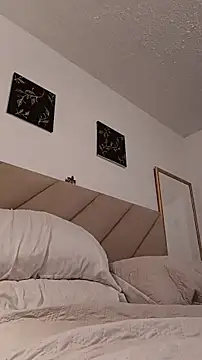 Zetrionn online show from April 13, 2026, 3:01 am