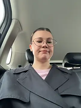 RinaCat online show from April 22, 2026, 5:32 am