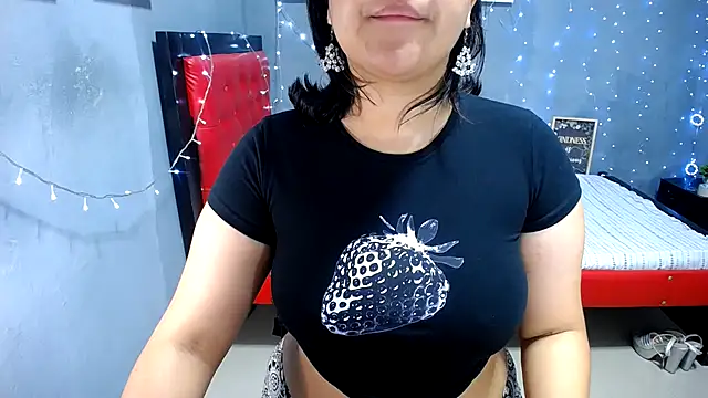 Sweettei online show from November 29, 2025, 11:13 am