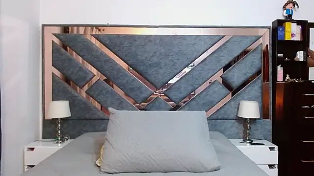 Snapshot of KarlaTesg chatting on October 23, 2025, 9:41 am KarlaTesg online show from October 23, 2025, 9:41 am