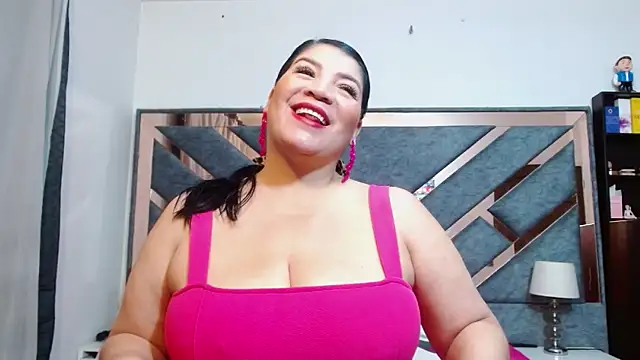 Snapshot of KarlaTesg chatting on November 10, 2025, 10:25 am KarlaTesg online show from November 10, 2025, 10:25 am