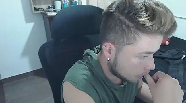 JOHANLEON1 online show from March 14, 2025, 1:59 am