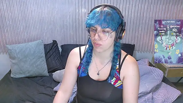 Eli666uwu online show from December 22, 2025, 10:45 am