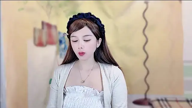 VIWVI online show from November 4, 2025, 4:33 am