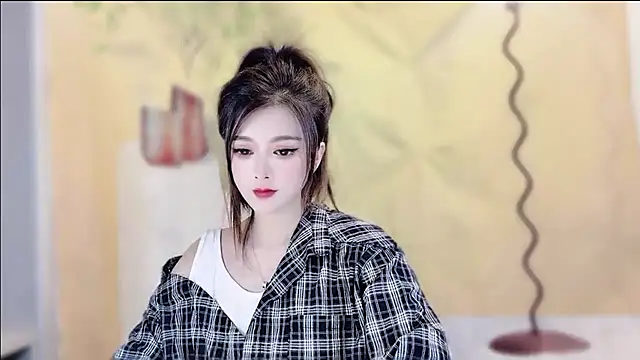 VIWVI online show from November 25, 2025, 4:34 am