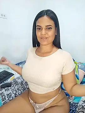 AntonellaShot online show from February 6, 2025, 9:22 am