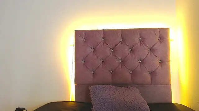 Snapshot of ANDREA_TWERK_ASS chatting on May 5, 2026, 10:18 pm ANDREA TWERK ASS online show from May 5, 2026, 10:18 pm