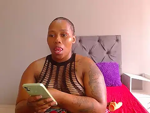 Snapshot of curvycloe1 chatting on February 10, 2025, 10:09 am curvycloe1 online show from February 10, 2025, 10:09 am