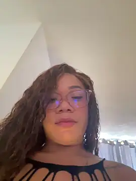 ashley Tompson1 online show from May 22, 2026, 12:22 pm