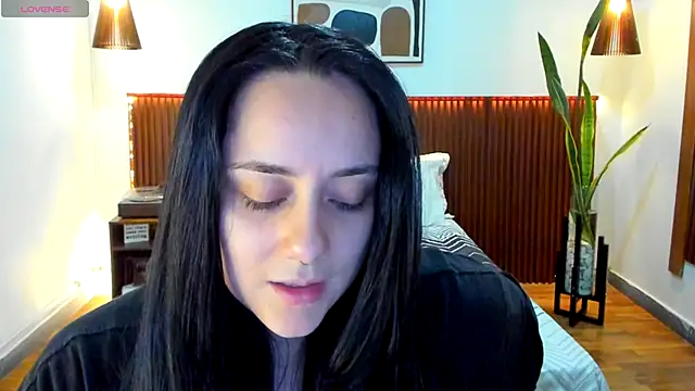 KatherineBond online show from November 13, 2025, 7:13 pm