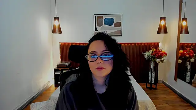 KatherineBond online show from August 5, 2026, 4:10 pm