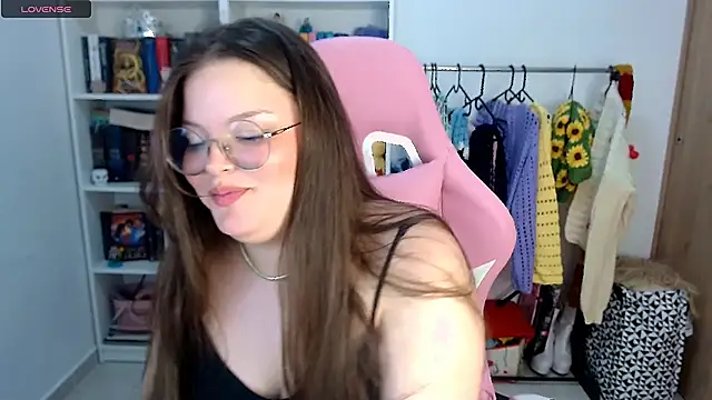 Gabiwaifu online show from November 12, 2025, 1:06 am