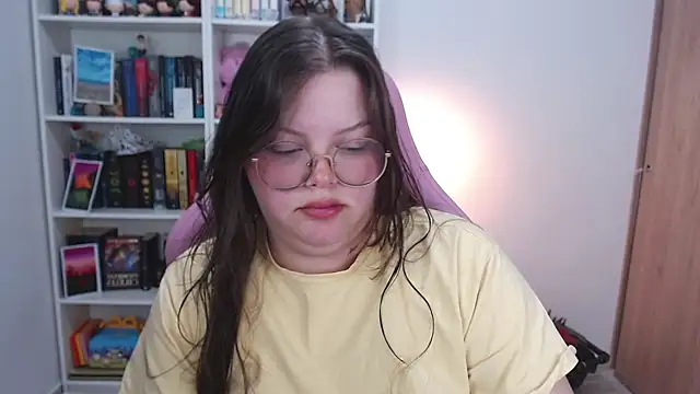Snapshot of Gabiwaifu chatting on April 26, 2026, 5:16 am Gabiwaifu online show from April 26, 2026, 5:16 am
