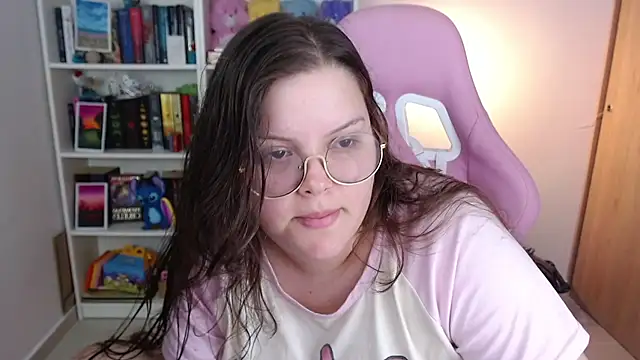 Snapshot of Gabiwaifu chatting on May 7, 2026, 3:45 am Gabiwaifu online show from May 7, 2026, 3:45 am