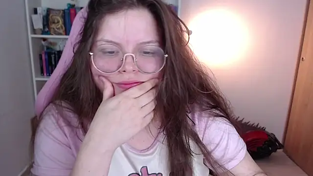 Snapshot of Gabiwaifu chatting on May 15, 2026, 7:04 am Gabiwaifu online show from May 15, 2026, 7:04 am