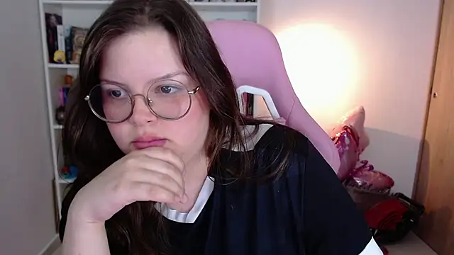 Snapshot of Gabiwaifu chatting on June 6, 2026, 8:24 pm Gabiwaifu online show from June 6, 2026, 8:24 pm