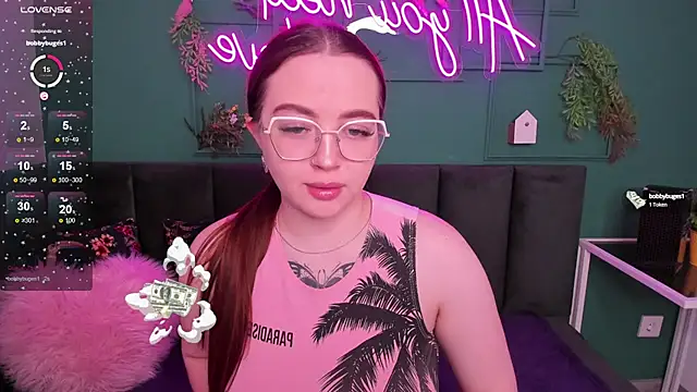 Snapshot of Emma_adorablle chatting on December 23, 2024, 1:51 am Emma adorablle online show from December 23, 2024, 1:51 am