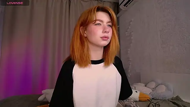 Snapshot of Evaa_Moonn_ chatting on September 13, 2025, 11:04 pm Evaa Moonn online show from September 13, 2025, 11:04 pm