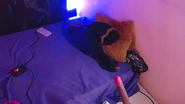 AnnaliOlsenX online show from December 16, 2024, 4:49 pm