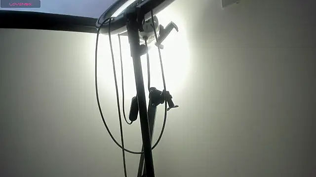 Snapshot of khloelatin chatting on February 6, 2026, 10:57 pm khloelatin online show from February 6, 2026, 10:57 pm