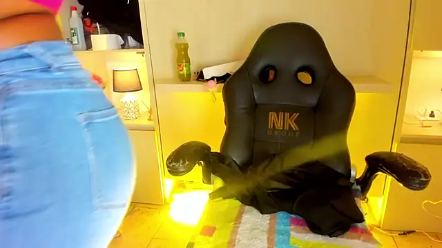 tamaraa smiith online show from November 22, 2025, 7:35 pm