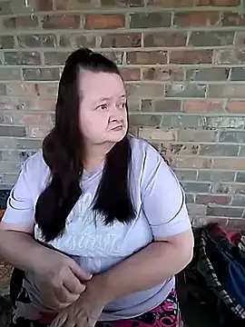 Snapshot of Bayou_Woman68 chatting on October 23, 2025, 9:35 pm Bayou Woman68 online show from October 23, 2025, 9:35 pm