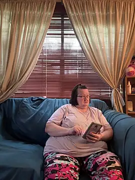 Snapshot of Bayou_Woman68 chatting on April 30, 2026, 5:52 pm Bayou Woman68 online show from April 30, 2026, 5:52 pm