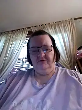 Snapshot of Bayou_Woman68 chatting on May 5, 2026, 3:31 pm Bayou Woman68 online show from May 5, 2026, 3:31 pm
