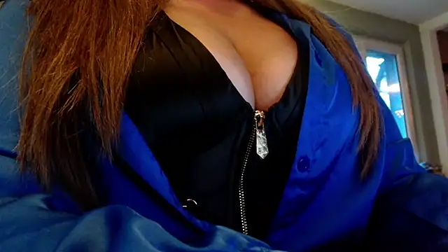 Excited-Julia online show from May 31, 2026, 7:04 pm