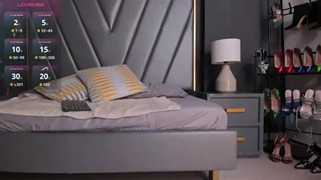 BrendaAdams  online show from November 13, 2025, 11:09 am