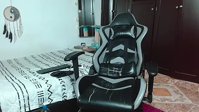 aaron blug online show from December 17, 2024, 2:44 am