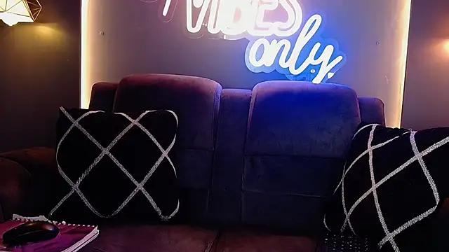 LOLIITA  LOVE online show from February 20, 2025, 6:57 pm