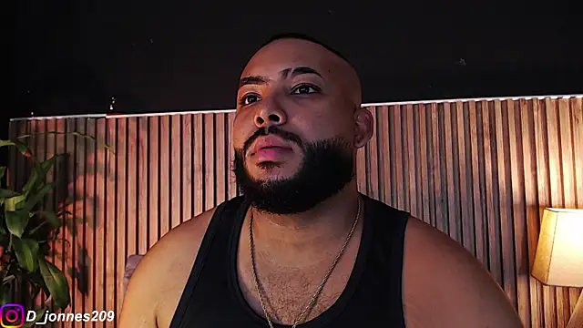 DilanJonnes  online show from September 13, 2025, 10:42 pm