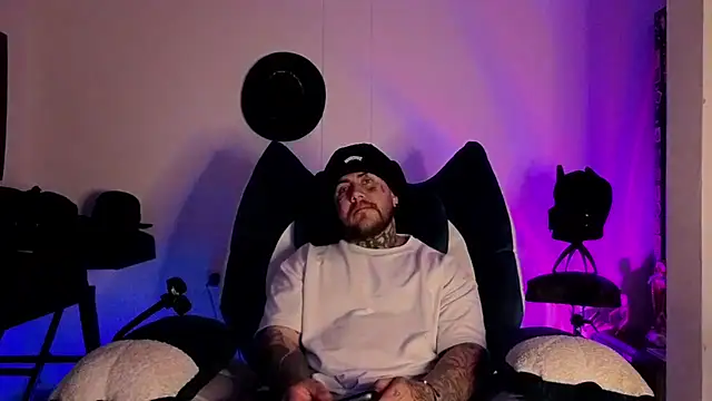 Ash gusbig online show from February 10, 2026, 3:21 am