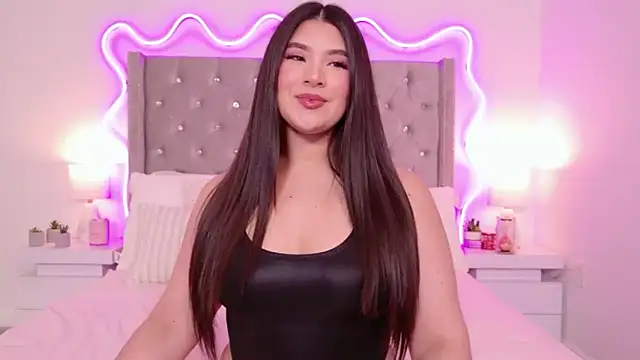 JuliaSUMMERS2022 online show from April 3, 2026, 1:58 am