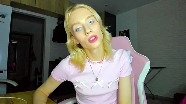 Snapshot of _Alice_Kitty chatting on January 14, 2026, 12:00 pm Alice Kitty online show from January 14, 2026, 12:00 pm