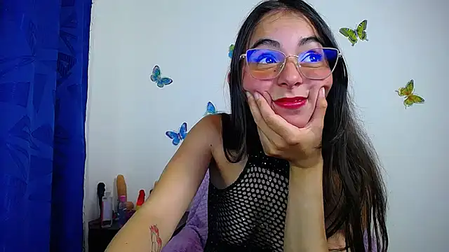 Snapshot of hot_girl01_hanna chatting on March 18, 2025, 10:37 pm hot girl01 hanna online show from March 18, 2025, 10:37 pm