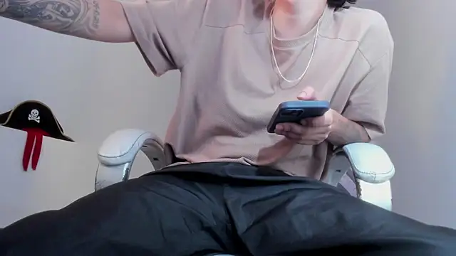 FrannBoy online show from March 7, 2026, 4:20 am