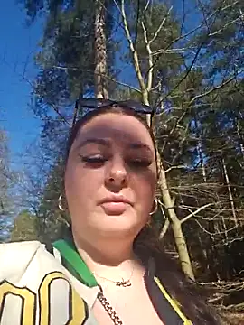 Snapshot of Britishbella chatting on March 18, 2025, 1:42 pm Britishbella online show from March 18, 2025, 1:42 pm