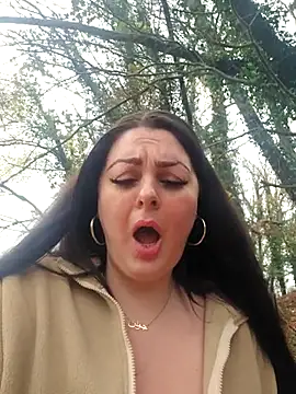 Snapshot of Britishbella chatting on November 27, 2025, 3:14 pm Britishbella online show from November 27, 2025, 3:14 pm